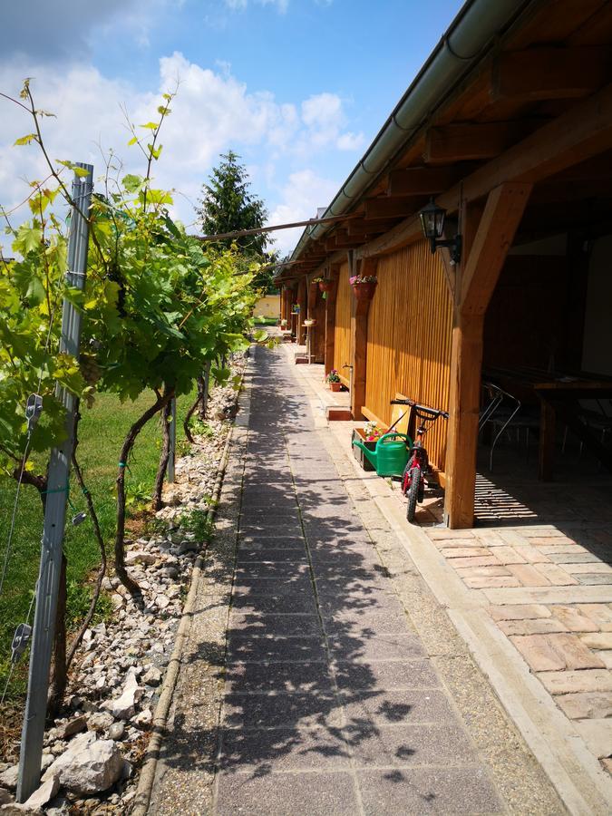 Apartman Lipa Mikulov Exterior photo